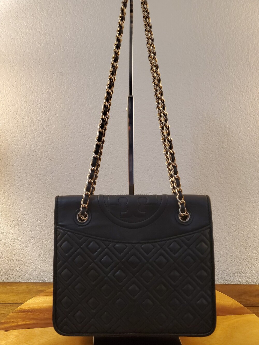 TORY BURCH CONVERTIBLE FLEMING BAG IN VERY GOOD USED CONDITION!! - Picture 3 of 13